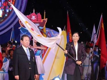 Việt Nam nhận cờ đăng cai ASIAN Beach Games 2016