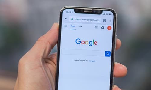 Google chi tiền khủng để đặt công cụ tìm kiếm trên iPhone