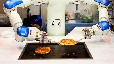 Robot tập thế chỗ con người trong hoạt động bán bánh pizza