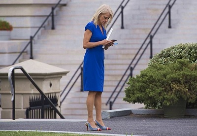 Tổng thống Mỹ có thể cấm nhân viên Nhà Trắng dùng điện thoại cá nhân tại nơi làm việc
