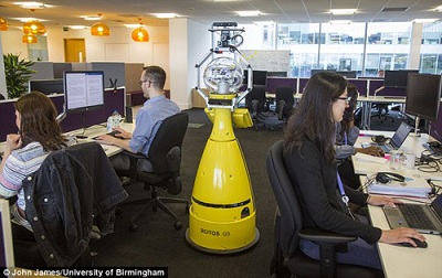 Robot quản lý văn phòng được đưa vào dùng thử