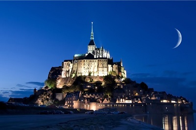 Ngắm nhìn những lâu đài cổ xa hoa, huyền ảo bậc nhất thế giới