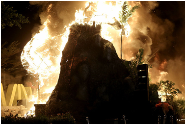 Cháy mô hình Kong Skull Island trị giá 1 tỷ trong buổi lễ công chiếu