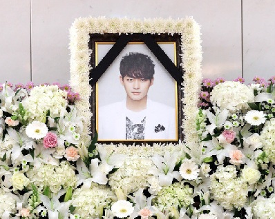 Lễ tang lặng lẽ của nam diễn viên Jun Tae Soo vừa qua đời vì tự tử