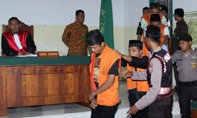 Indonesia cho phép thiến kẻ hiếp dâm trẻ em