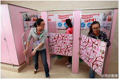 Trung Quốc: Yêu cầu nữ sinh đi tiểu đứng để tiết kiệm nước