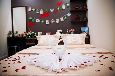 Mẫu giường cưới ấn tượng lãng mạn khó quên cho các cặp đôi mới cưới