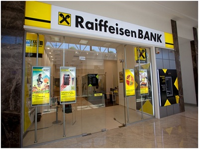 Raiffeisenbank tính phí tiền gửi với tài khoản cá nhân trên 100.000 Euro