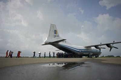 Myanmar: Máy bay quân sự chở 122 người mất tích 
