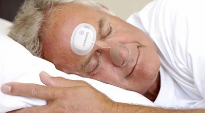 Mỹ phát minh ra miếng dán điện tử phát hiện chứng ngưng thở khi ngủ