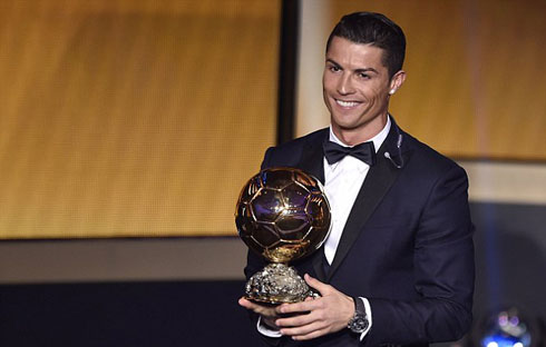 Ronaldo lần thứ 3 giành Quả bóng vàng thế giới
