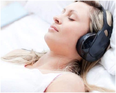 Những tác hại do đeo tai nghe thường xuyên & phương pháp phòng tránh