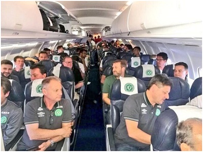 Máy bay chở thành viên CLB bóng đá Brazil bị rơi ở Colombia