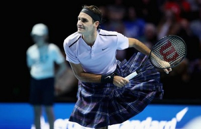 Roger Federer mặc váy Scotland thi đấu gây quỹ từ thiện