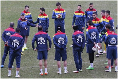 Chiếc áo tập lạ mắt của đội tuyển Romania