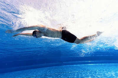Luyện tập đúng kỹ thuật uốn sóng trong bơi bướm - Tập luyện, kỹ năng |  Suckhoecuocsong.com.vn