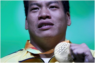 Lực sĩ Lê Văn Công đoạt HC vàng Paralympic 2016, phá kỷ lục thế giới