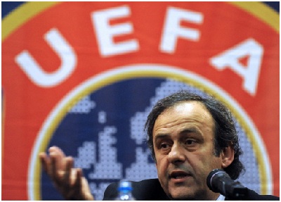 Platini từ chức Chủ tịch UEFA để theo kiện án cấm hoạt động bóng đá
