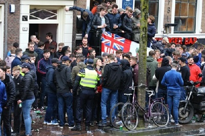 Hơn 100 CĐV người Anh bị bắt trước trận gặp Hà Lan do quá khích