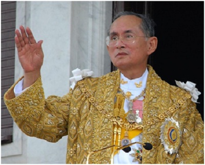 Vĩnh biệt đức Vua Bhumibol, người Thái để tang 1 năm