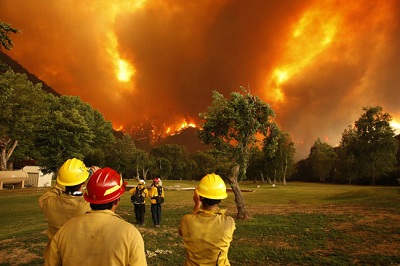 Bang California ban bố tình trạng khẩn cấp do cháy rừng dữ dội