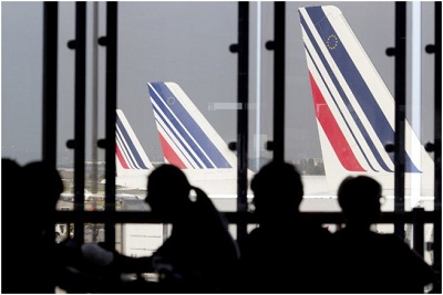 Nhân viên hãng hàng không Air France đình công khiến 25% chuyến bay bị hủy