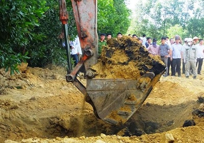 Hà Tĩnh tiến hành khai quật toàn bộ số chất thải Formosa chôn ở trang trại