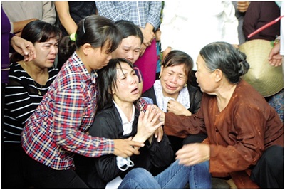 Thảm sát Quảng Ninh: Người phụ nữ khốn khổ mất mẹ, 2 con trước giỗ đầu chồng