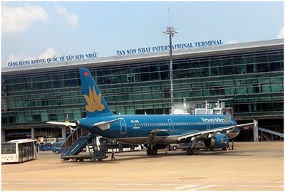 Sét đánh làm hư hại sân bay Tân Sơn Nhất
