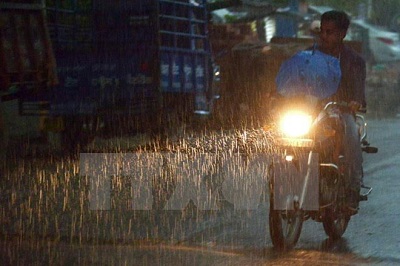 Số người chết do sét đánh và mưa lũ tại Ấn Độ tăng lên 100 người