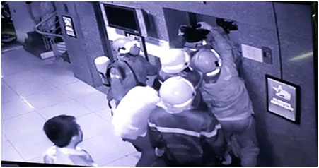 TPHCM thang máy rơi khiến 4 người ngất xỉu