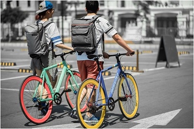 Xe đạp không phanh hút giới trẻ nhờ màu sắc thời thượng