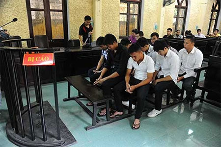 Sa thải vĩnh viễn 9 cầu thủ Ninh Bình tham gia bán độ