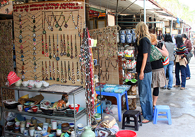 Kinh nghiệm tham quan du lịch làng nghề gốm sứ Bát Tràng