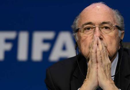 Lý do Chủ tịch Sepp Blatter từ chức là để bảo vệ FIFA?