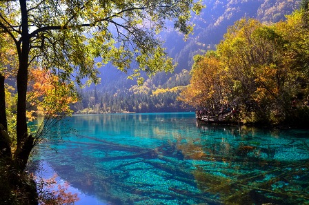 Điểm danh 10 vùng biển và hồ trong xanh nhất thế giới