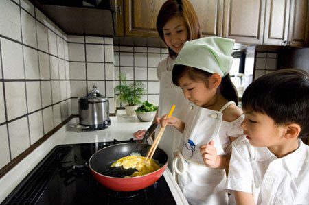 Trẻ làm việc nhà, hoạt động gia đình gắn kết các thành viên theo quan niệm của người Nhật