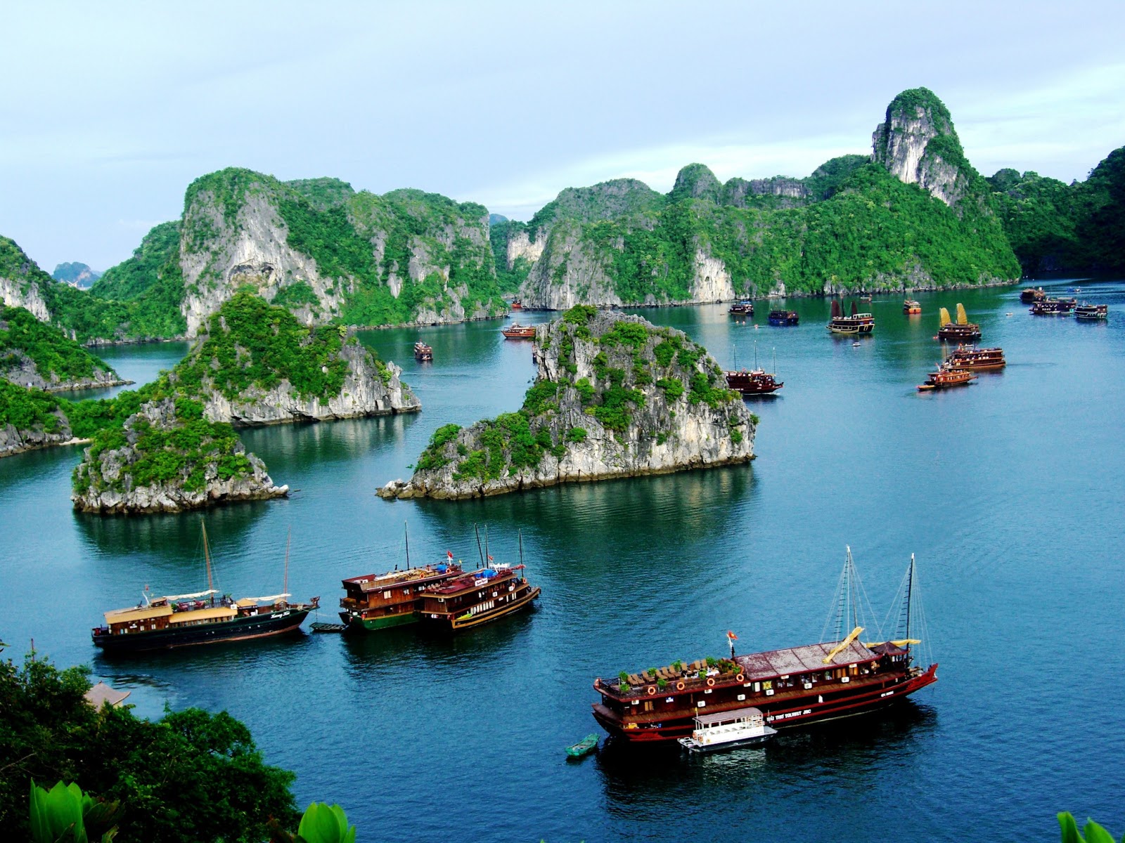 Việt Nam lọt Top 4 điểm nóng du lịch năm 2015