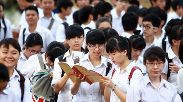 Gần 40 trường công lập Hà Nội hạ điểm chuẩn vào lớp 10