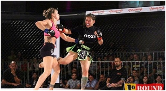 Mang bầu 3 tháng nữ võ sĩ Novaes vẫn thượng đài và giành ngôi vô địch MMA