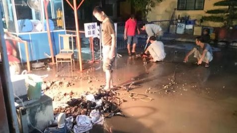 Hệ lụy từ vỡ đường ống nước Sông Đà: BV Phụ Sản HN dừng các ca mổ