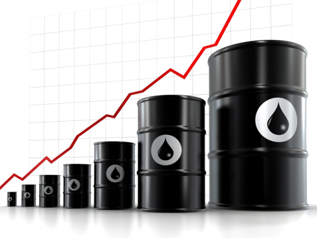Giá dầu thế giới lên mức cao nhất trong một tháng