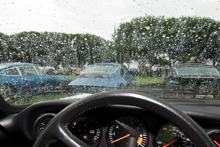 Hướng dẫn kỹ thuật lái xe dưới trời mưa