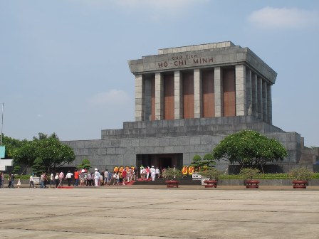 Địa điểm tham quan du lịch nổi tiếng ở Hà Nội (Phần 3)