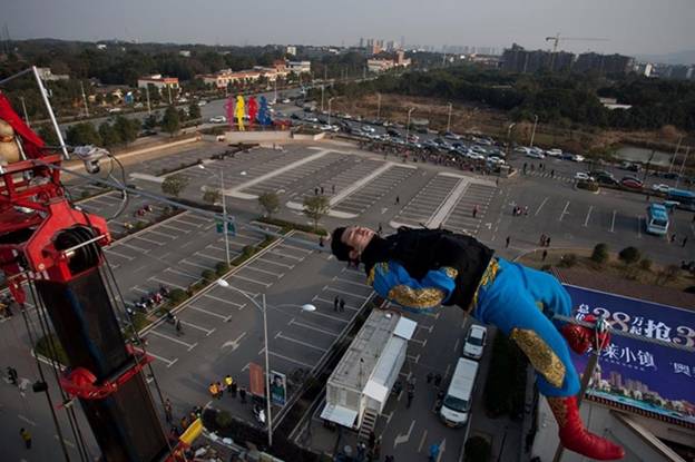 Trung Quốc: Người đàn ông sống trên dây 3 ngày