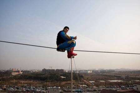 Trung Quốc: Người đàn ông sống trên dây 3 ngày