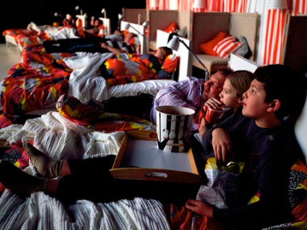 Độc đáo với rạp chiếu phim giường nằm ở Nga