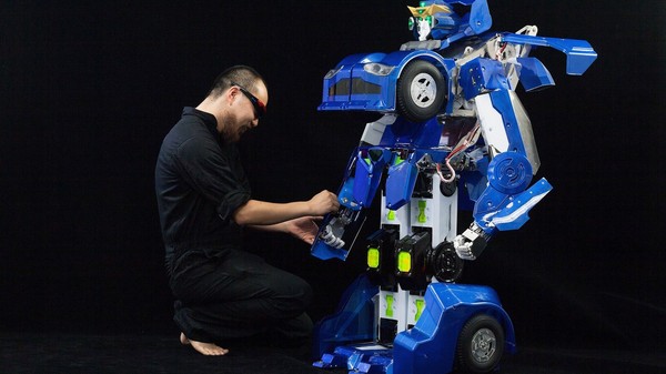 “Robot biến hình” cao 1,5m của Nhật Bản