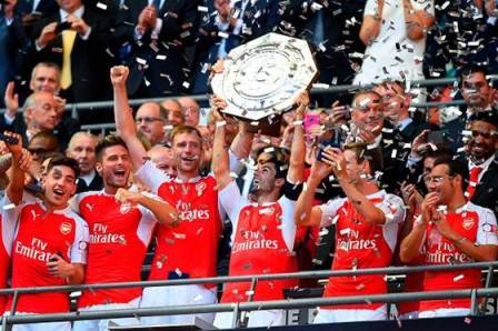 Arsenal vượt qua Chelsea giành siêu Cúp Anh 2015