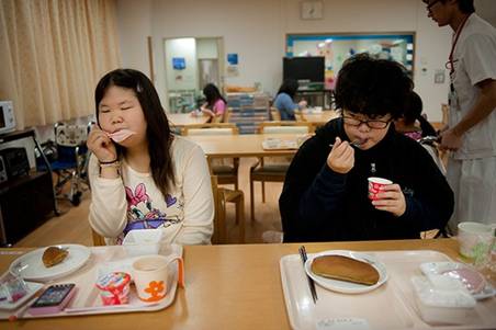 Những đứa trẻ béo phì tại Nhật Bản đã giảm cân khắc nghiệt thế nào?